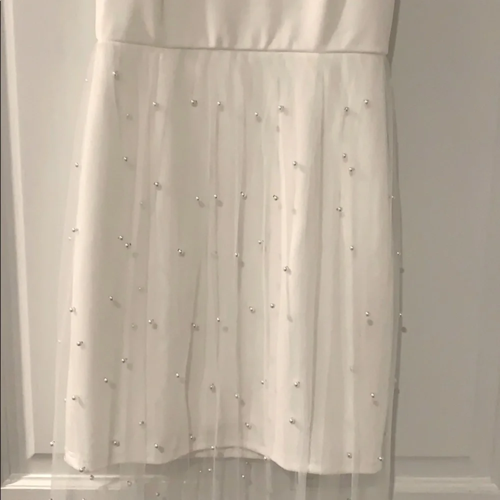 White Mini Dress with Pearl Overlay Lulu’s size Small - Picture 4 of 10